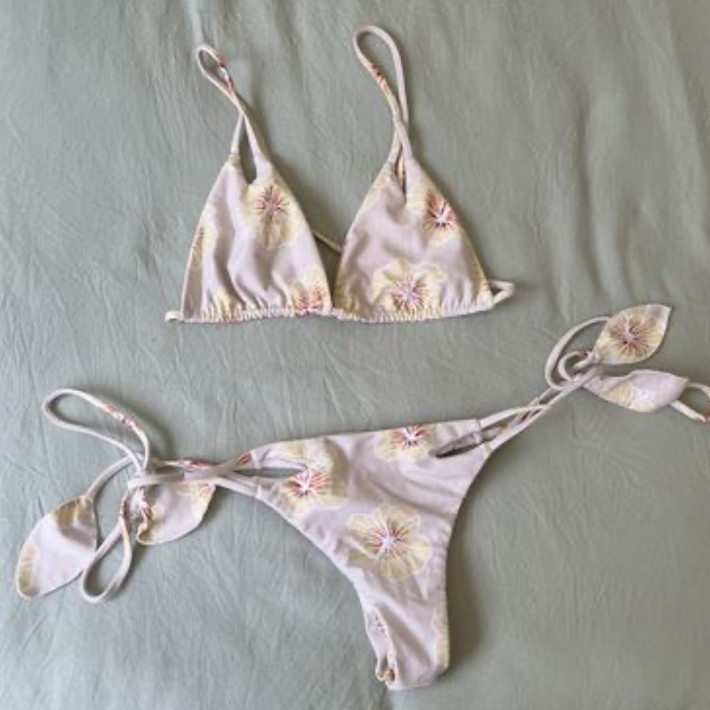 looking for yellow hapa top